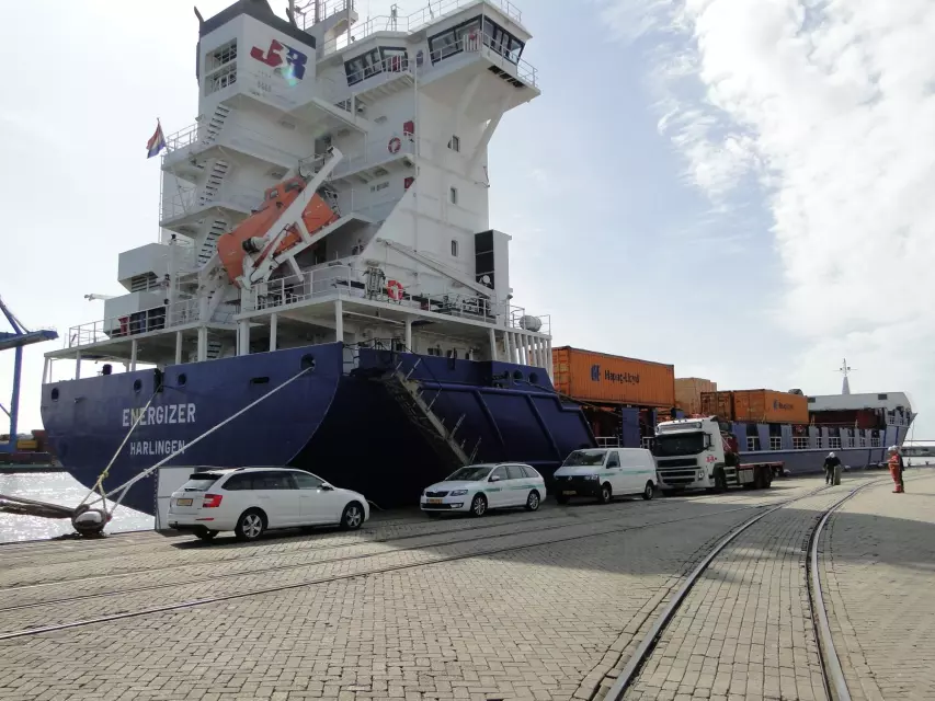 Bakker Repair + Services replaces shaft generator in just 3 days